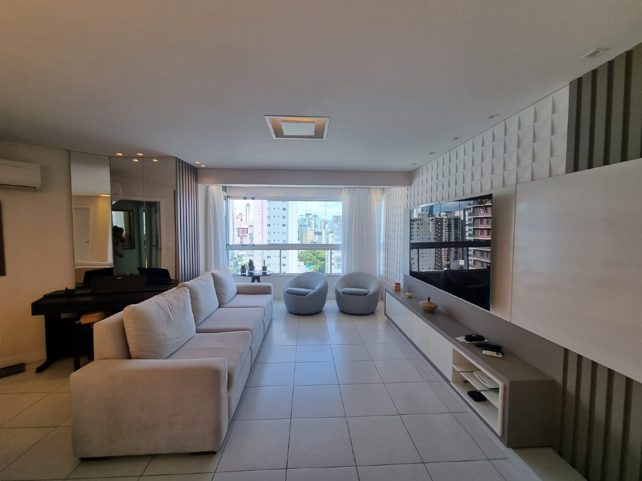 Apartamento à venda no Pioneiros: 