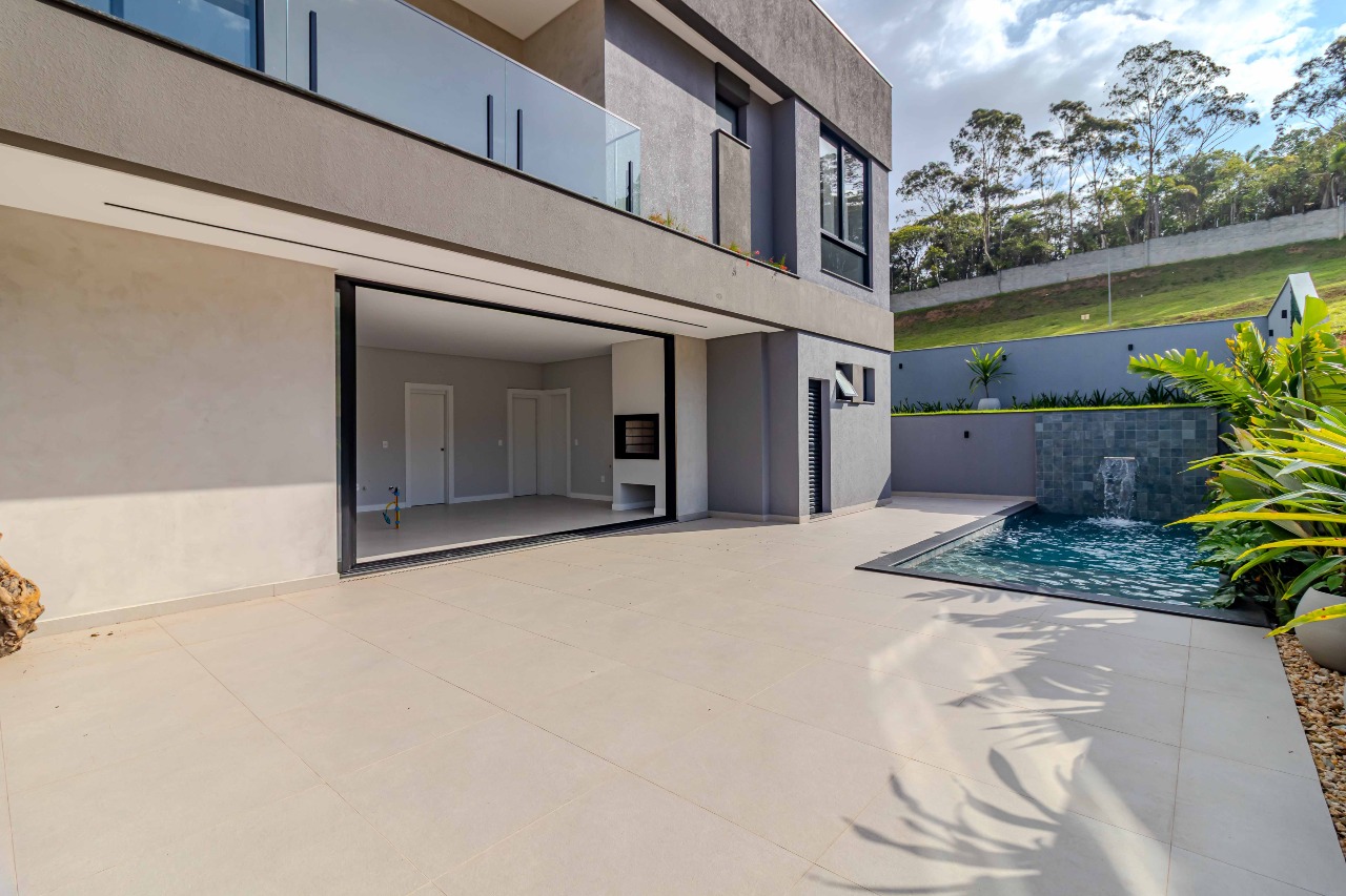 Casa de Condomínio à venda no Centro: 