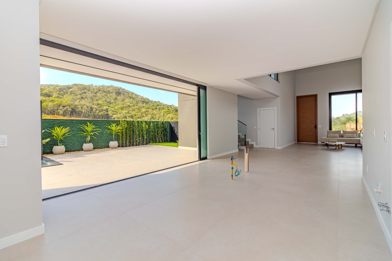 Casa de Condomínio à venda no Centro: 