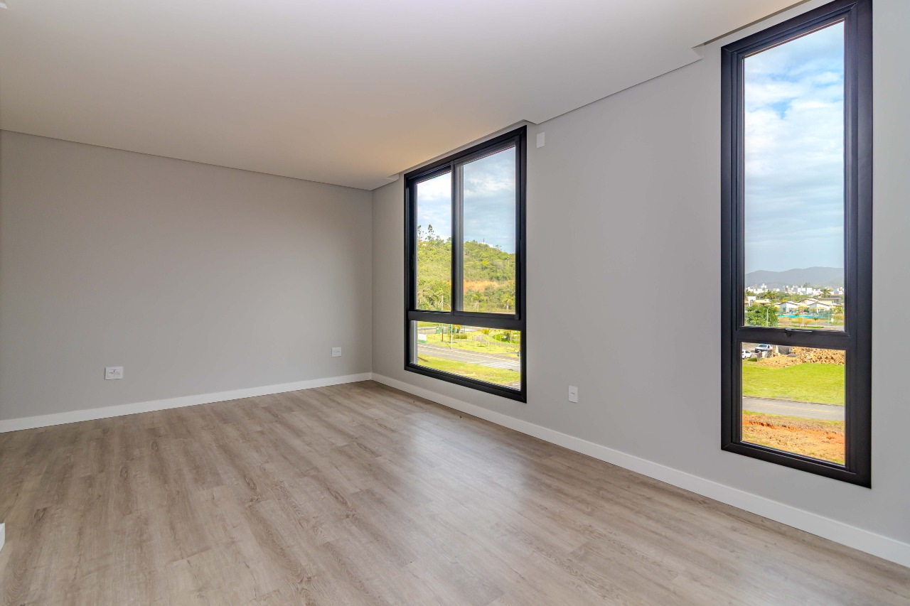 Casa de Condomínio à venda no Centro: 