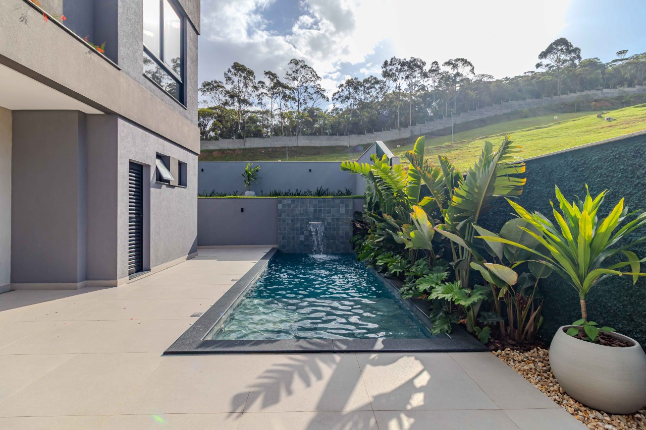 Casa de Condomínio à venda no Centro: 