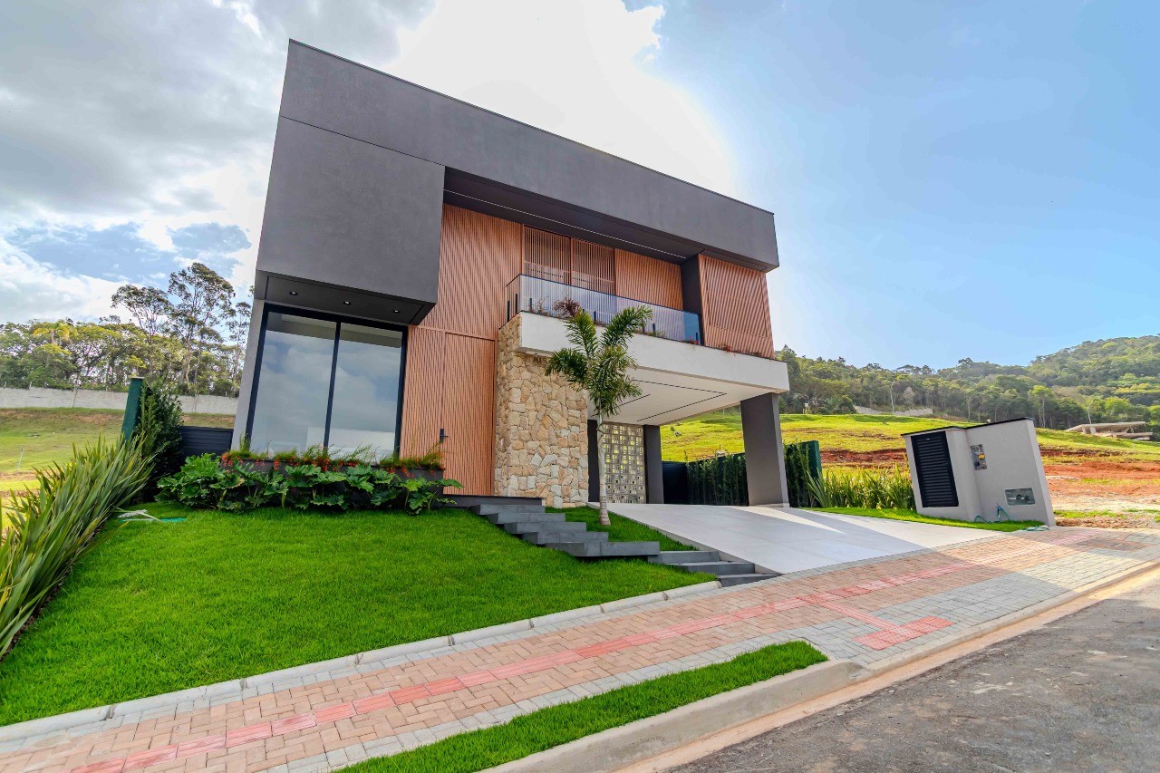 Casa de Condomínio à venda no Centro: 