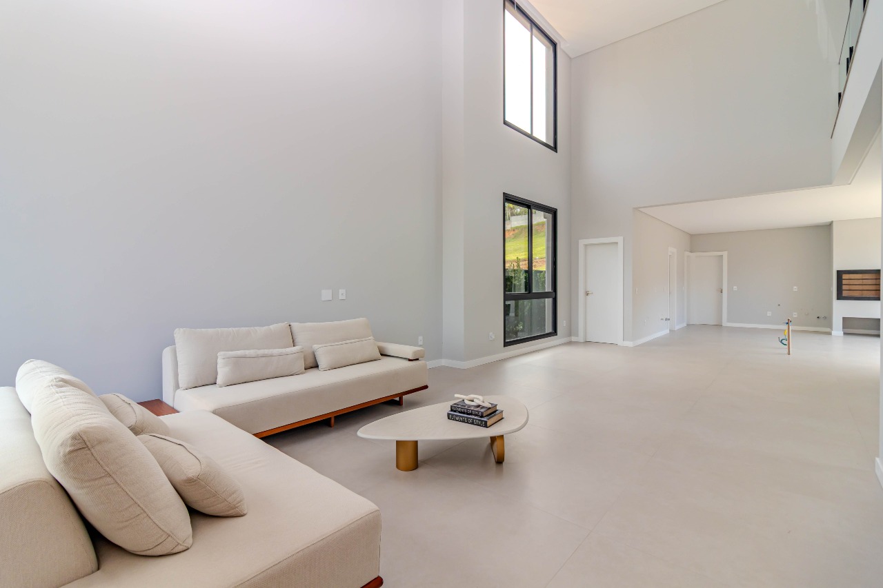 Casa de Condomínio à venda no Centro: 