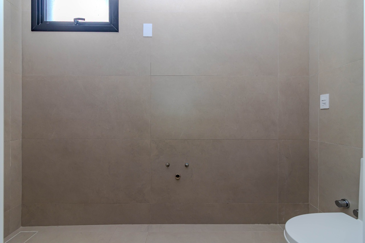 Casa de Condomínio à venda no Centro: 