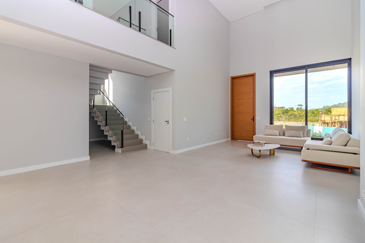 Casa de Condomínio à venda no Centro: 