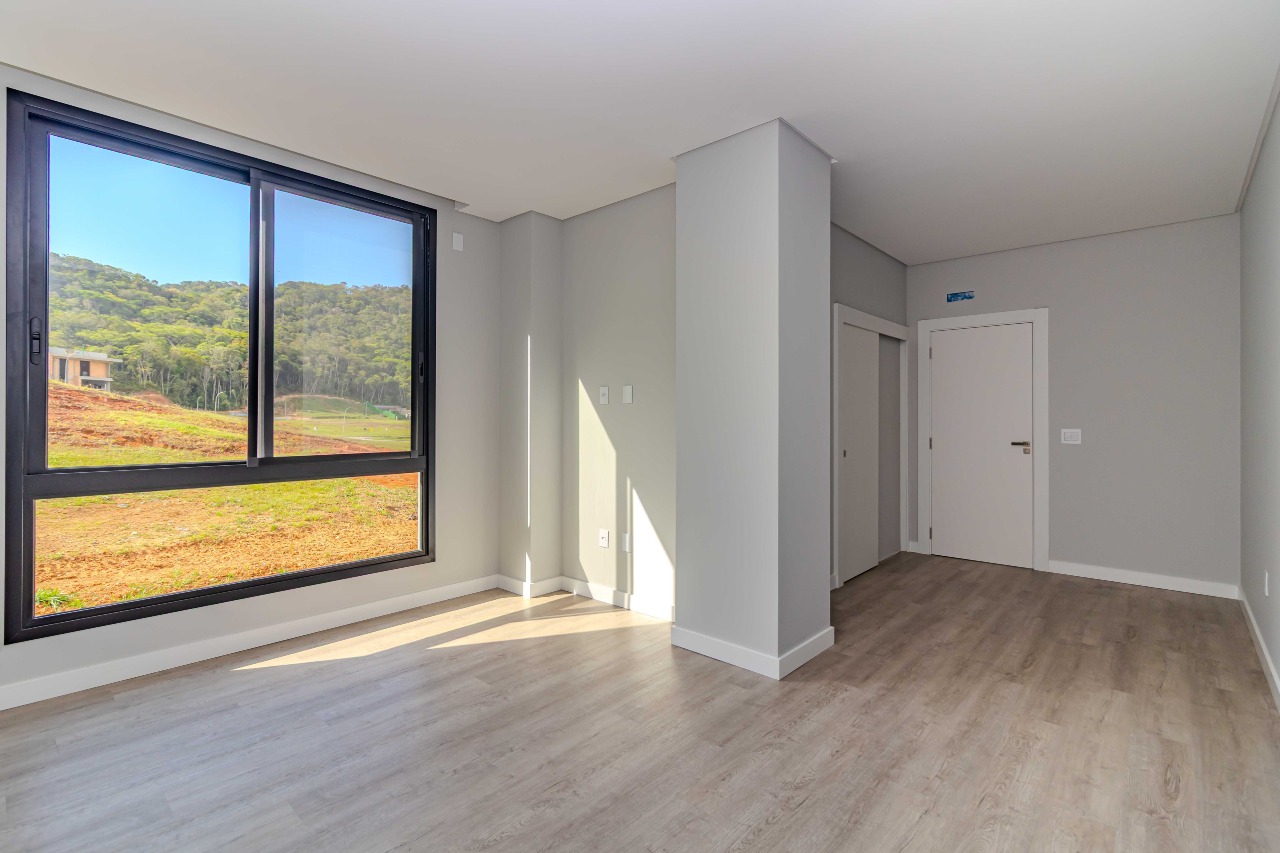 Casa de Condomínio à venda no Centro: 