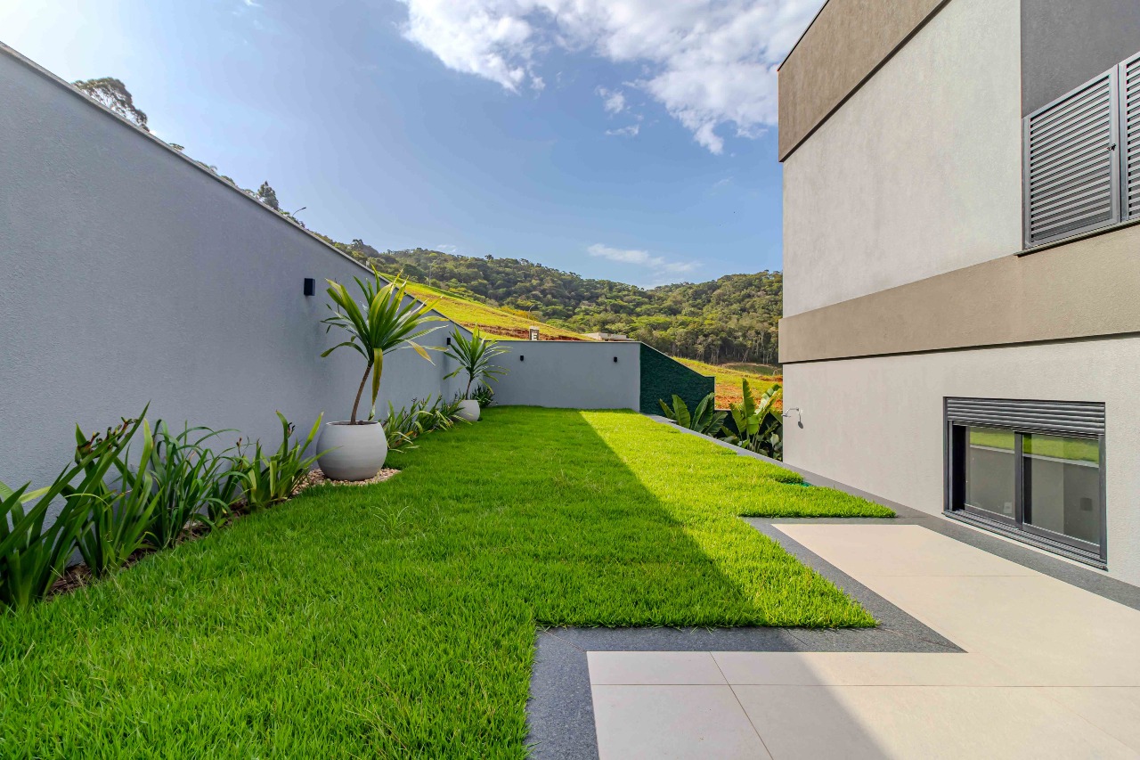 Casa de Condomínio à venda no Centro: 