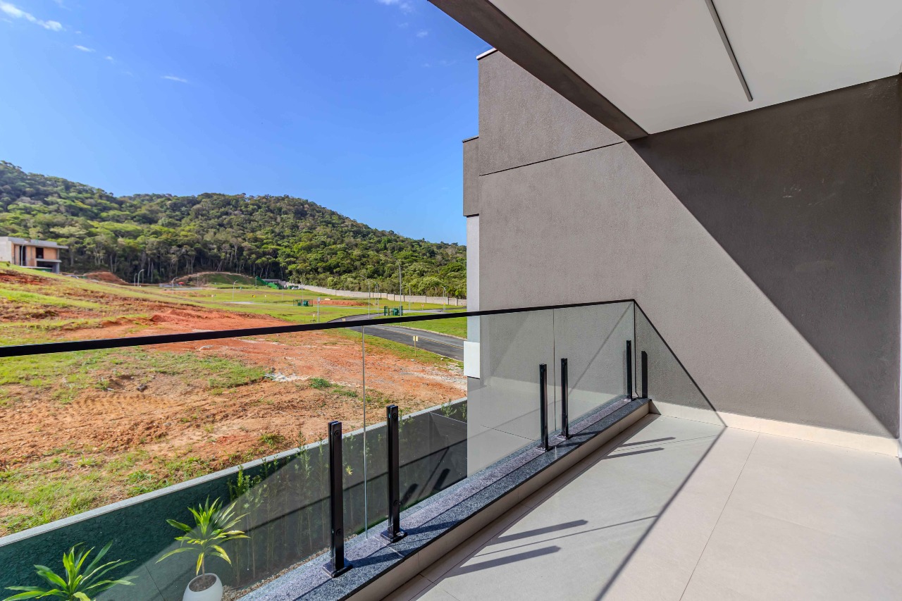 Casa de Condomínio à venda no Centro: 