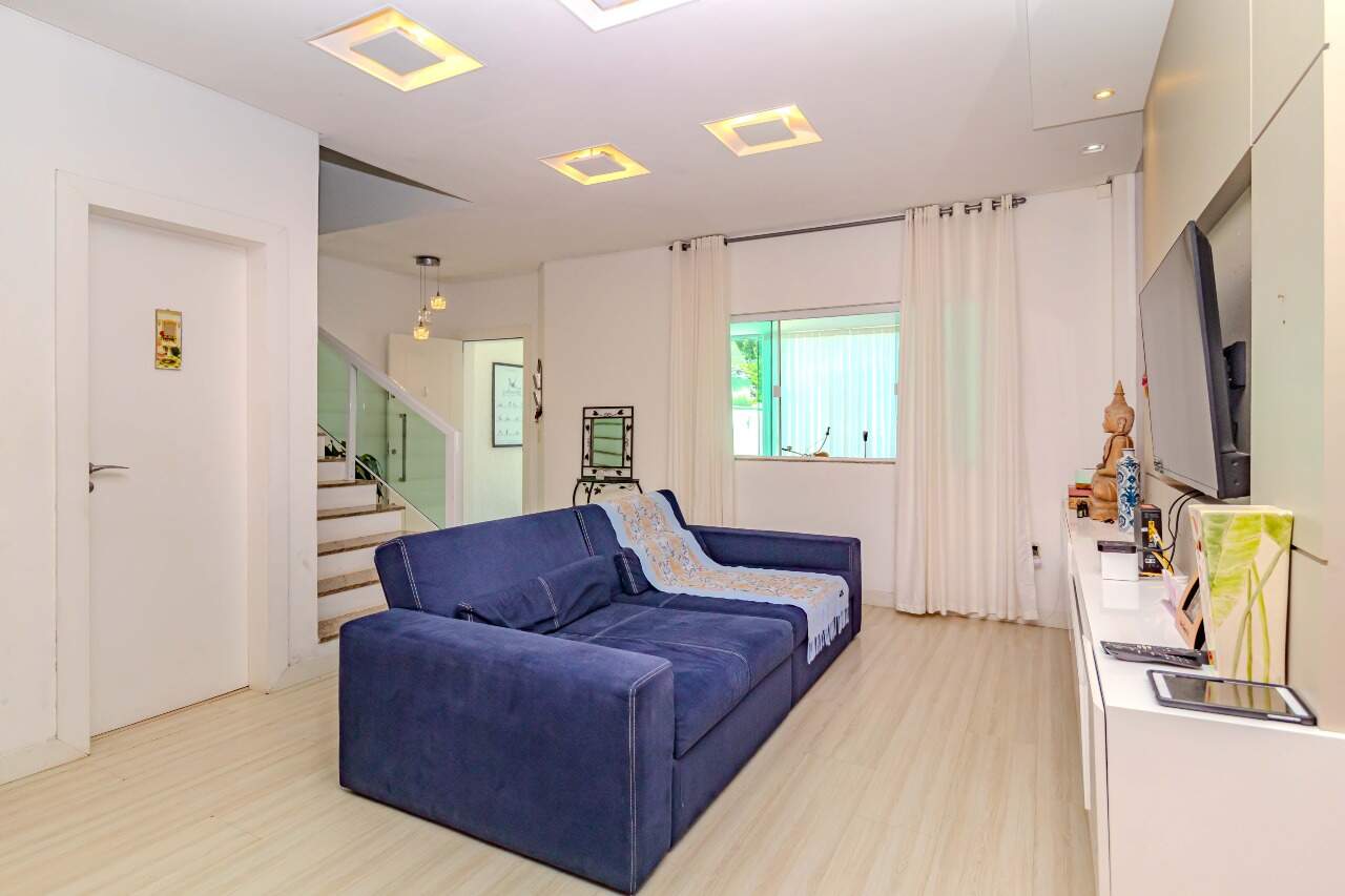 Casas à venda no Praia dos Amores: 