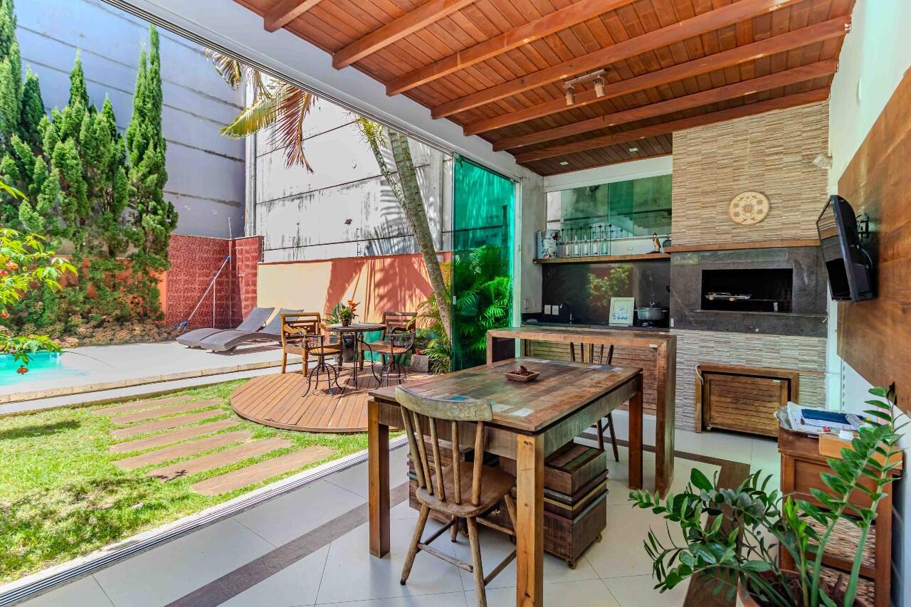 Casas à venda no Praia dos Amores: 