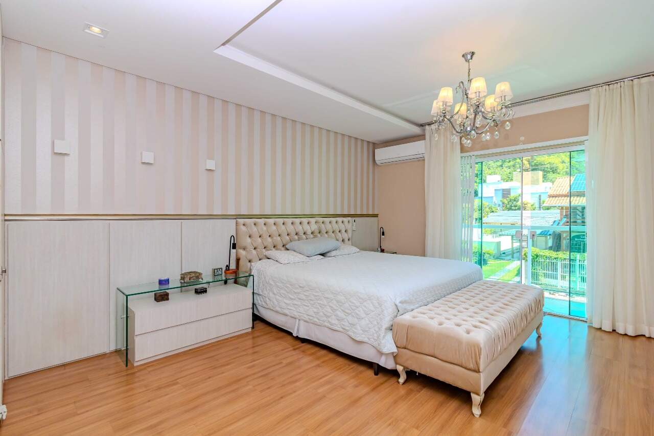 Casas à venda no Praia dos Amores: 