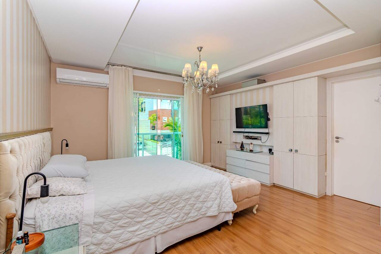 Casas à venda no Praia dos Amores: 