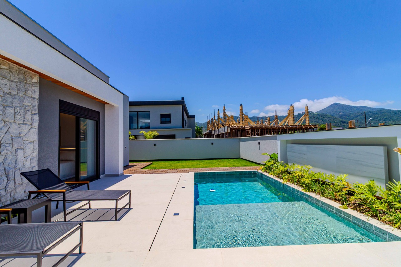 Casa de Condomínio à venda no Centro: 