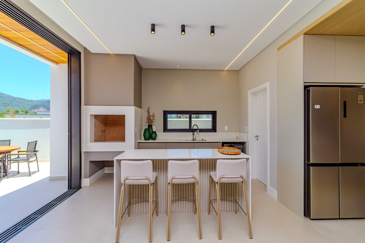 Casa de Condomínio à venda no Centro: 