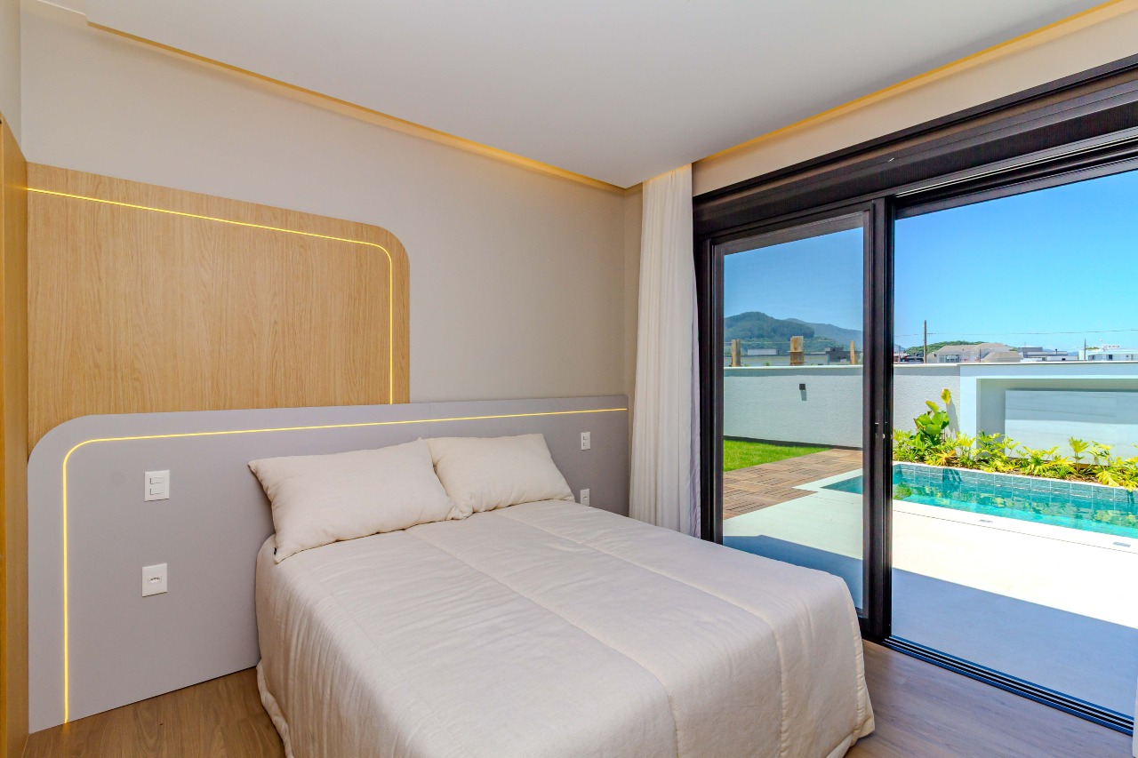 Casa de Condomínio à venda no Centro: 