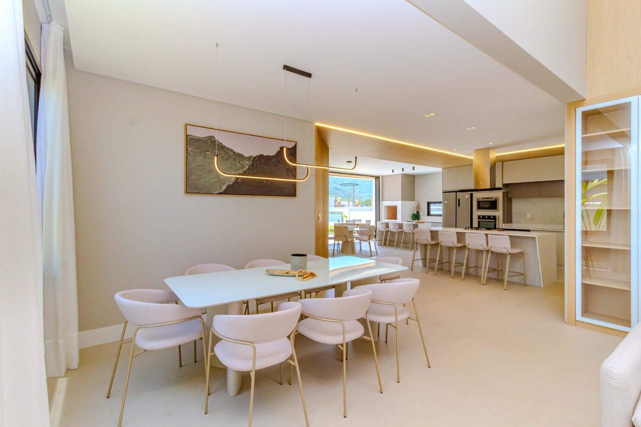 Casa de Condomínio à venda no Centro: 