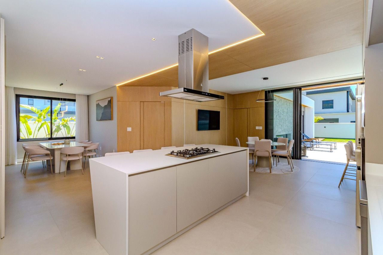 Casa de Condomínio à venda no Centro: 