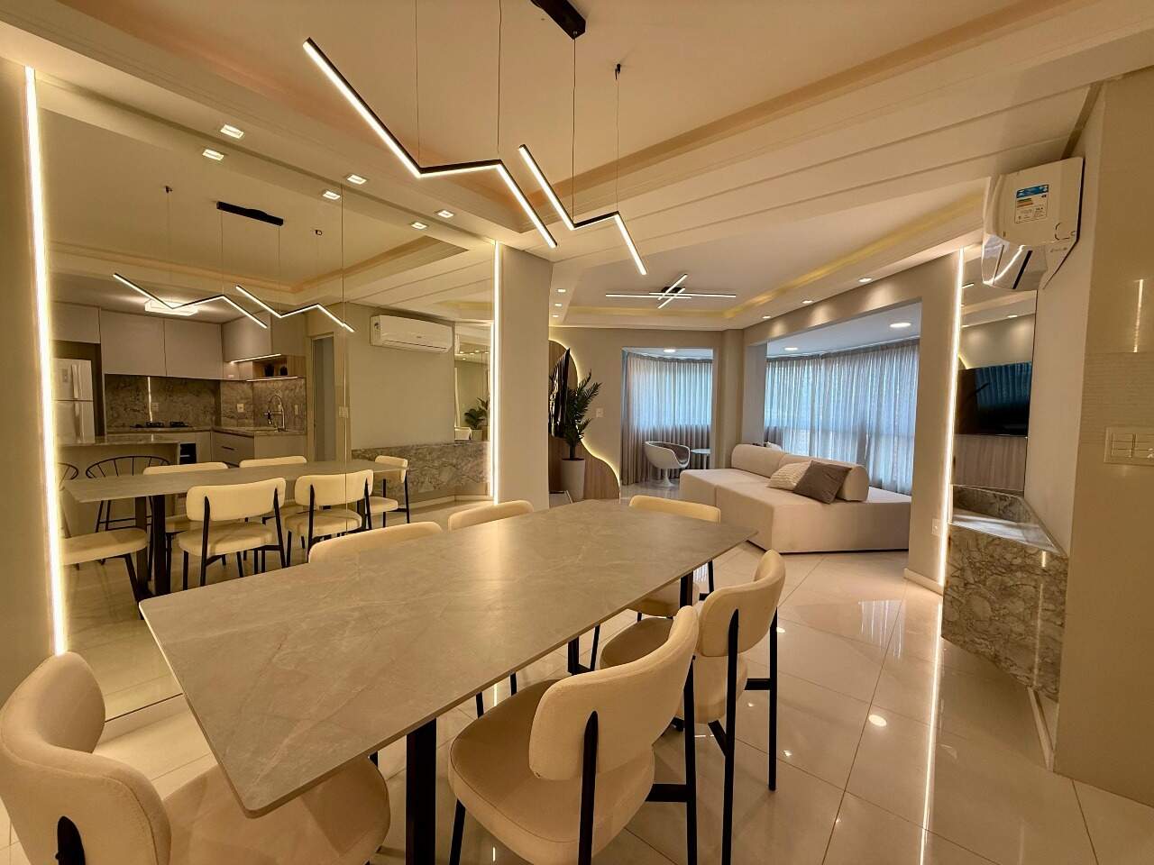 Apartamento à venda no Pioneiros: 