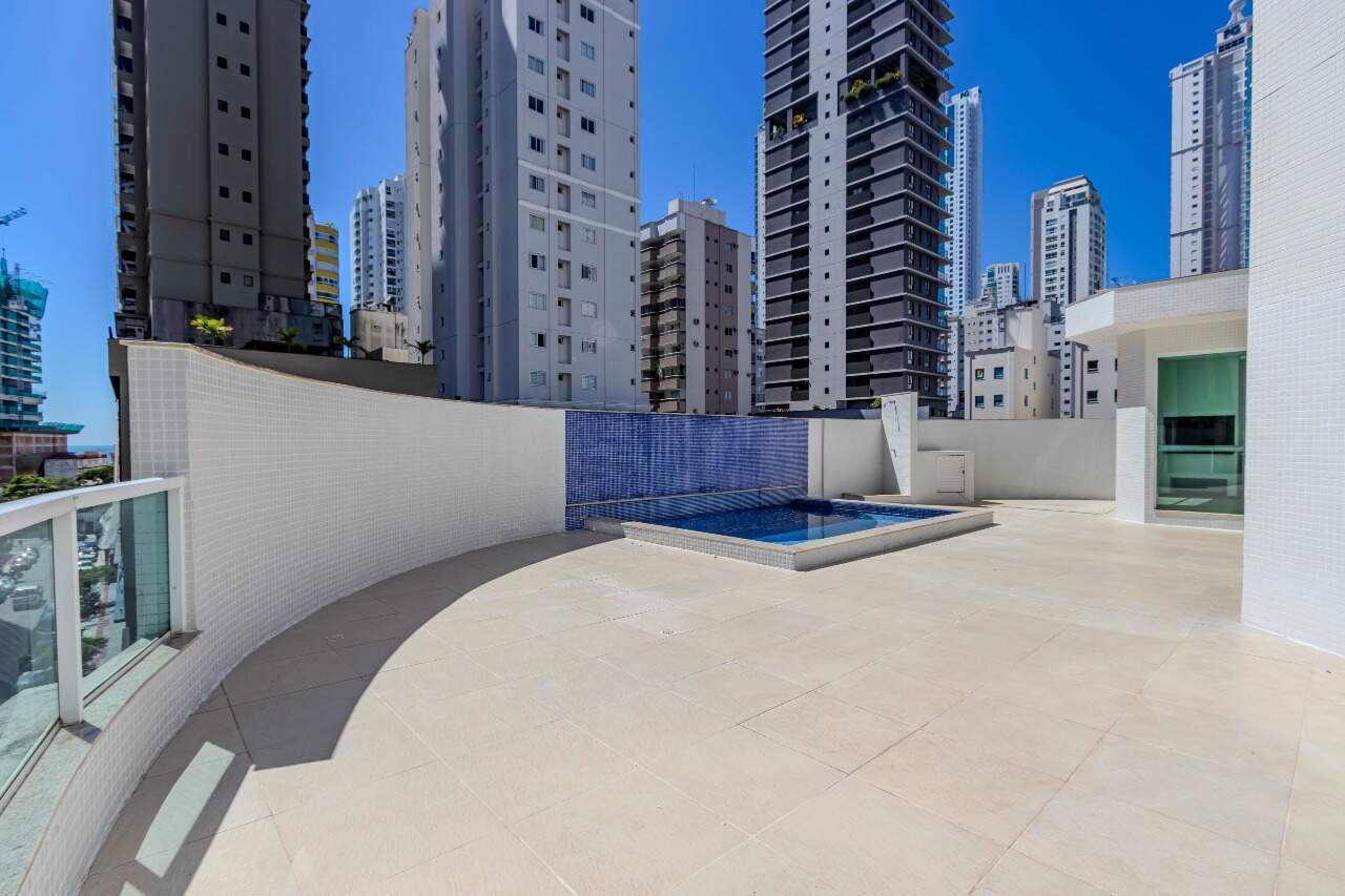 Apartamento diferenciado à venda no Pioneiros: