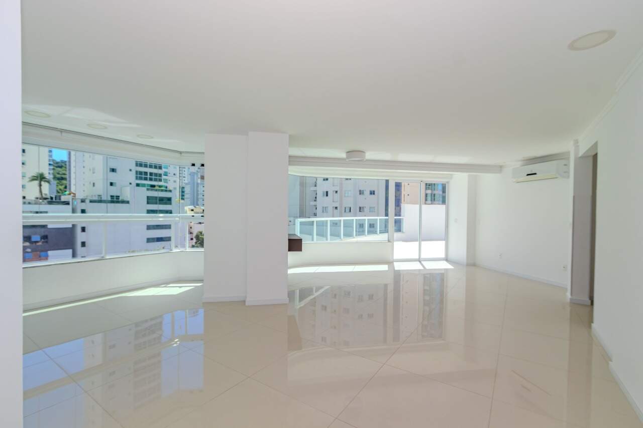 Apartamento diferenciado à venda no Pioneiros: 