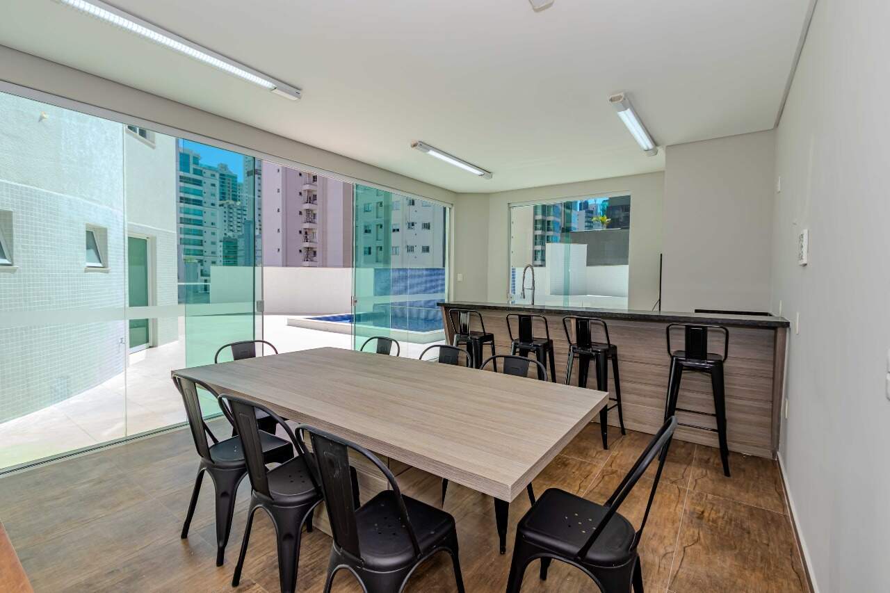 Apartamento diferenciado à venda no Pioneiros: