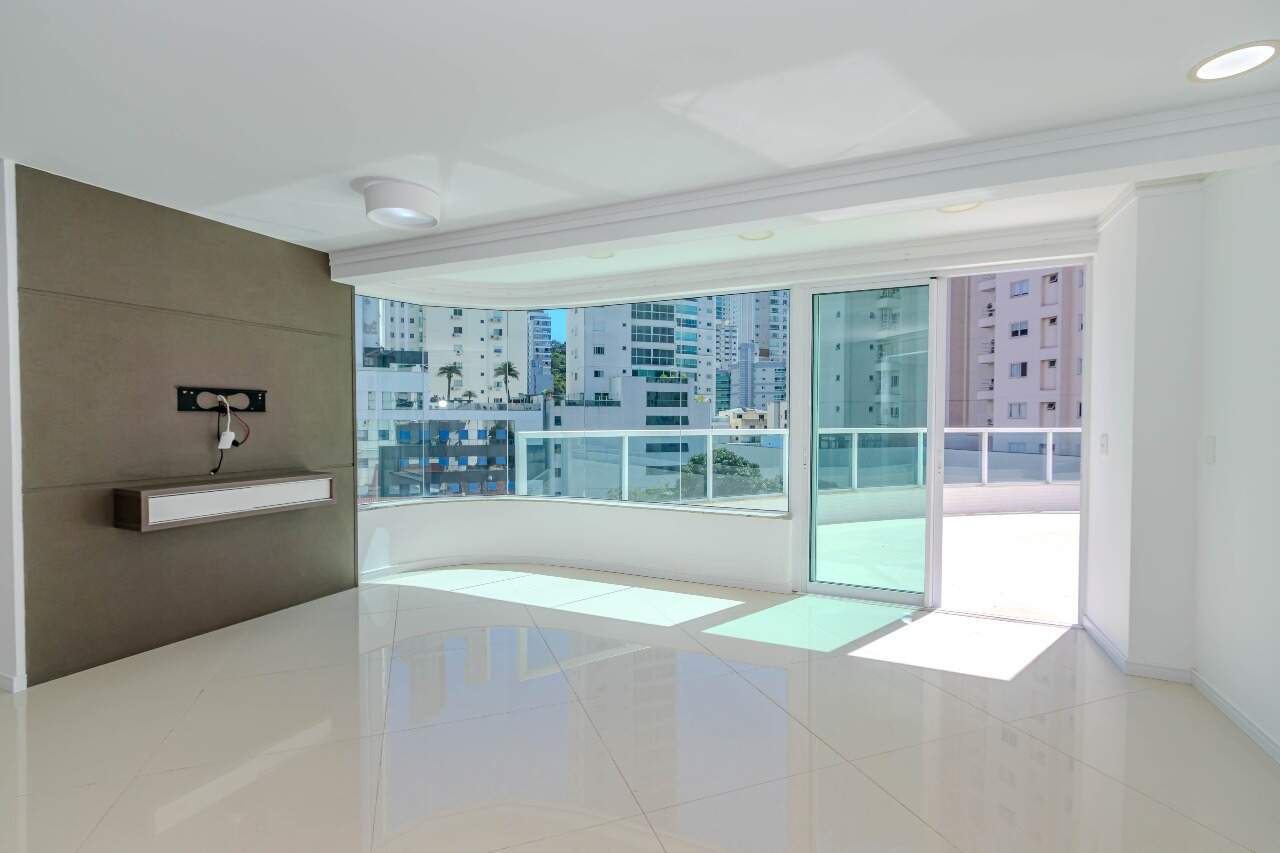 Apartamento diferenciado à venda no Pioneiros: 