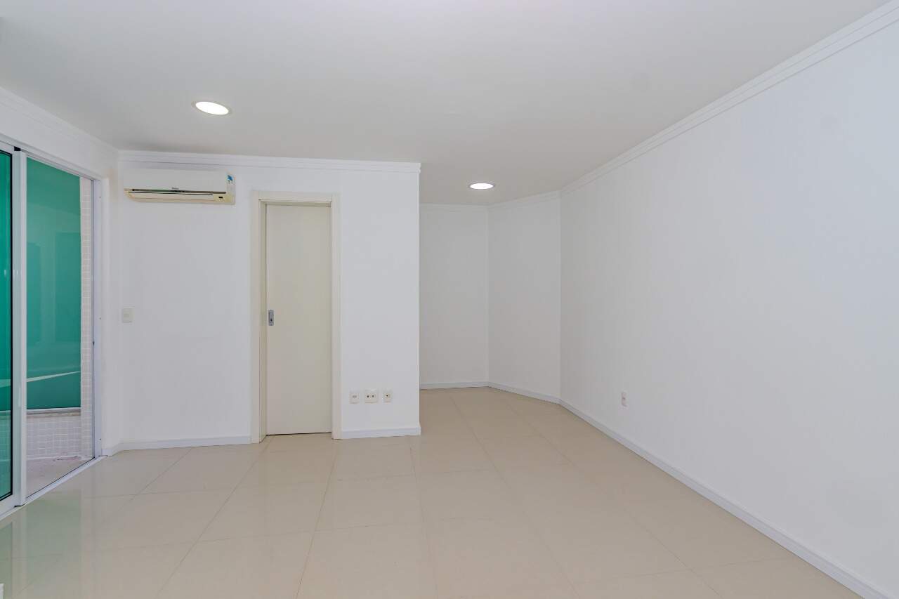 Apartamento diferenciado à venda no Pioneiros: