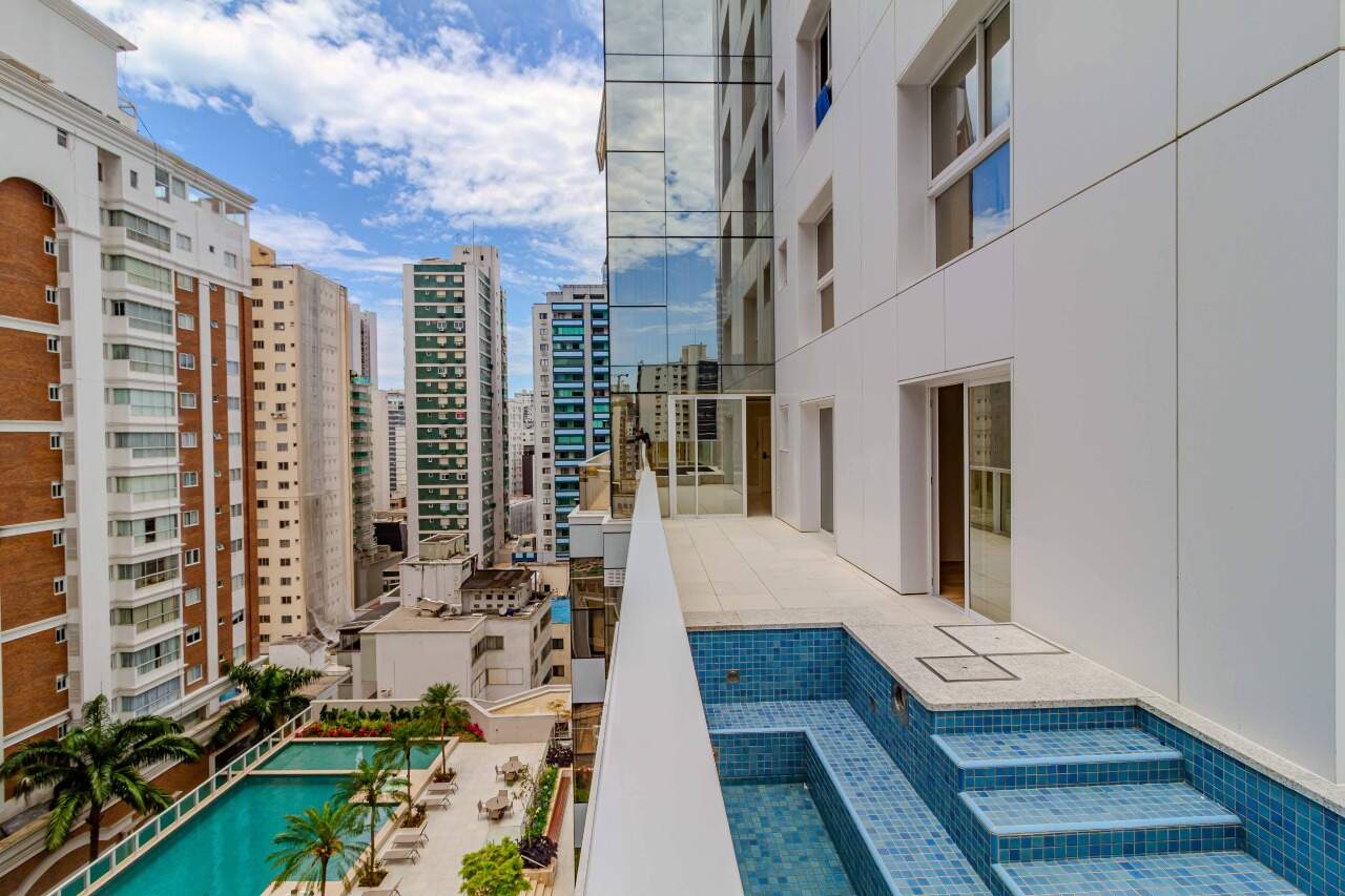 Apartamento diferenciado à venda no Centro: 