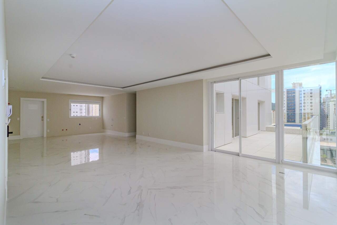 Apartamento diferenciado à venda no Centro: 