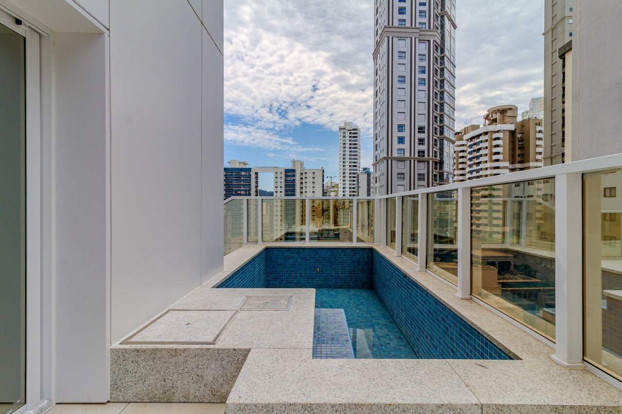 Apartamento diferenciado à venda no Centro: 