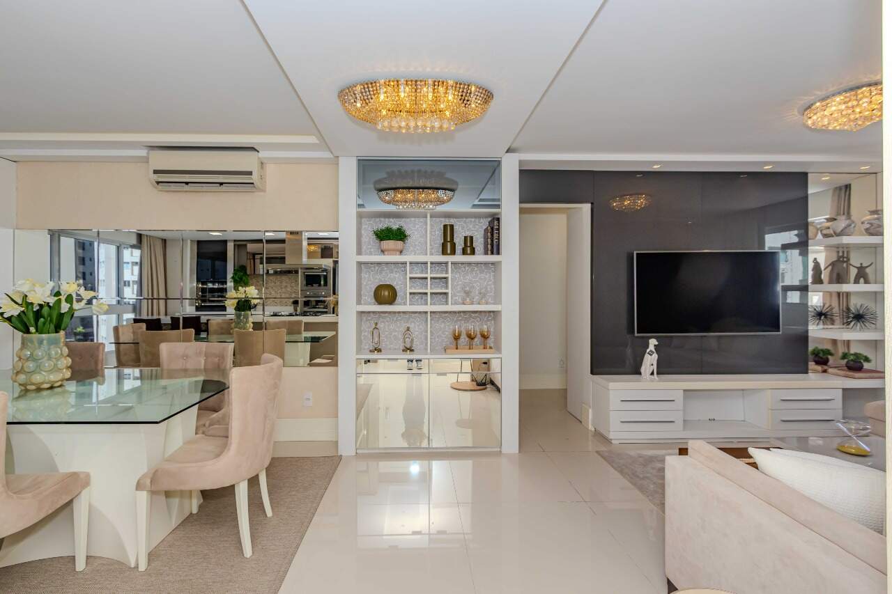 Apartamento à venda no Pioneiros: 