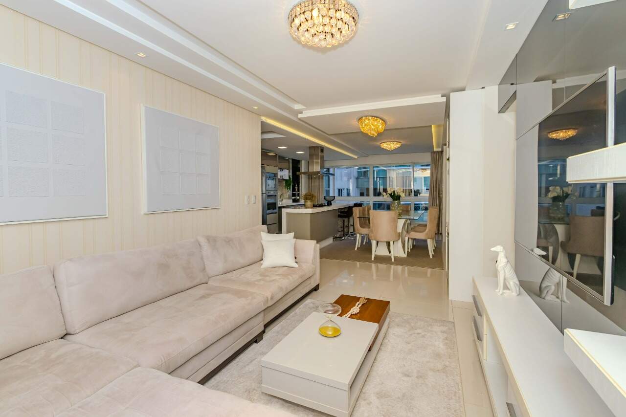 Apartamento à venda no Pioneiros: 