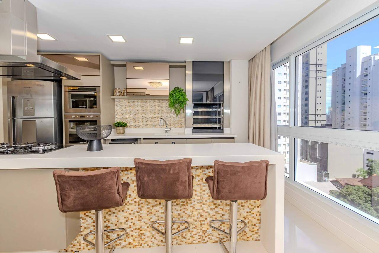 Apartamento à venda no Pioneiros: 