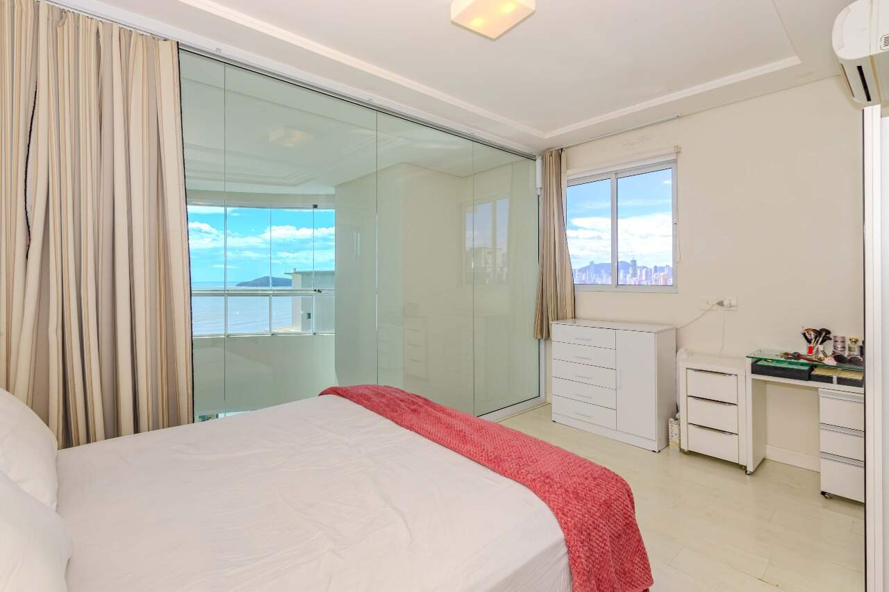 Apartamento à venda no Pioneiros: 