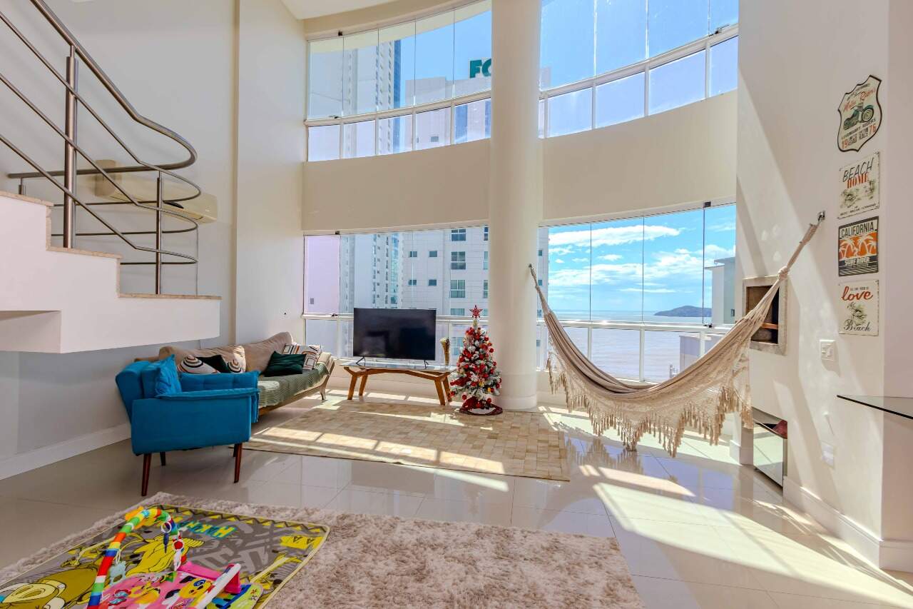 Apartamento à venda no Pioneiros: 