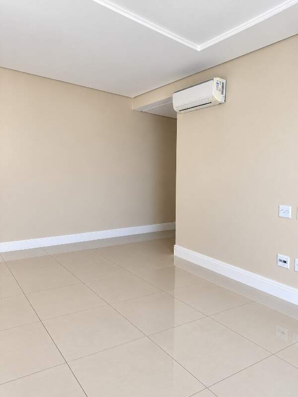 Apartamento diferenciado à venda no Pioneiros: 