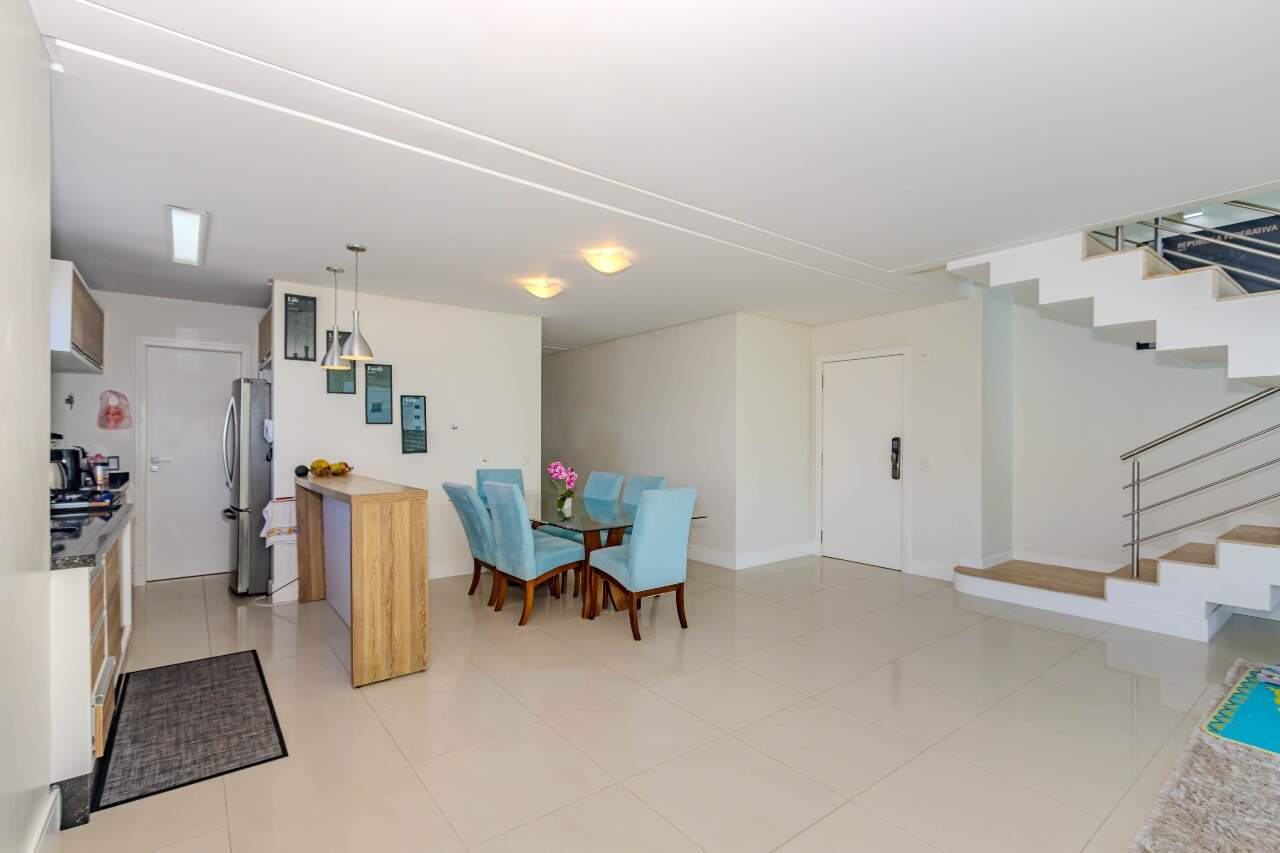 Apartamento à venda no Pioneiros: 