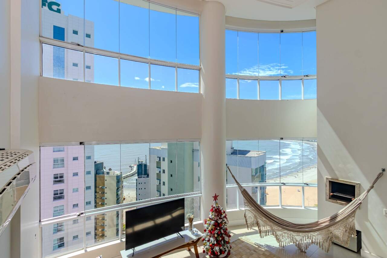 Apartamento à venda no Pioneiros: 