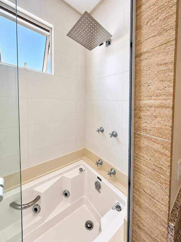 Apartamento diferenciado à venda no Pioneiros: 