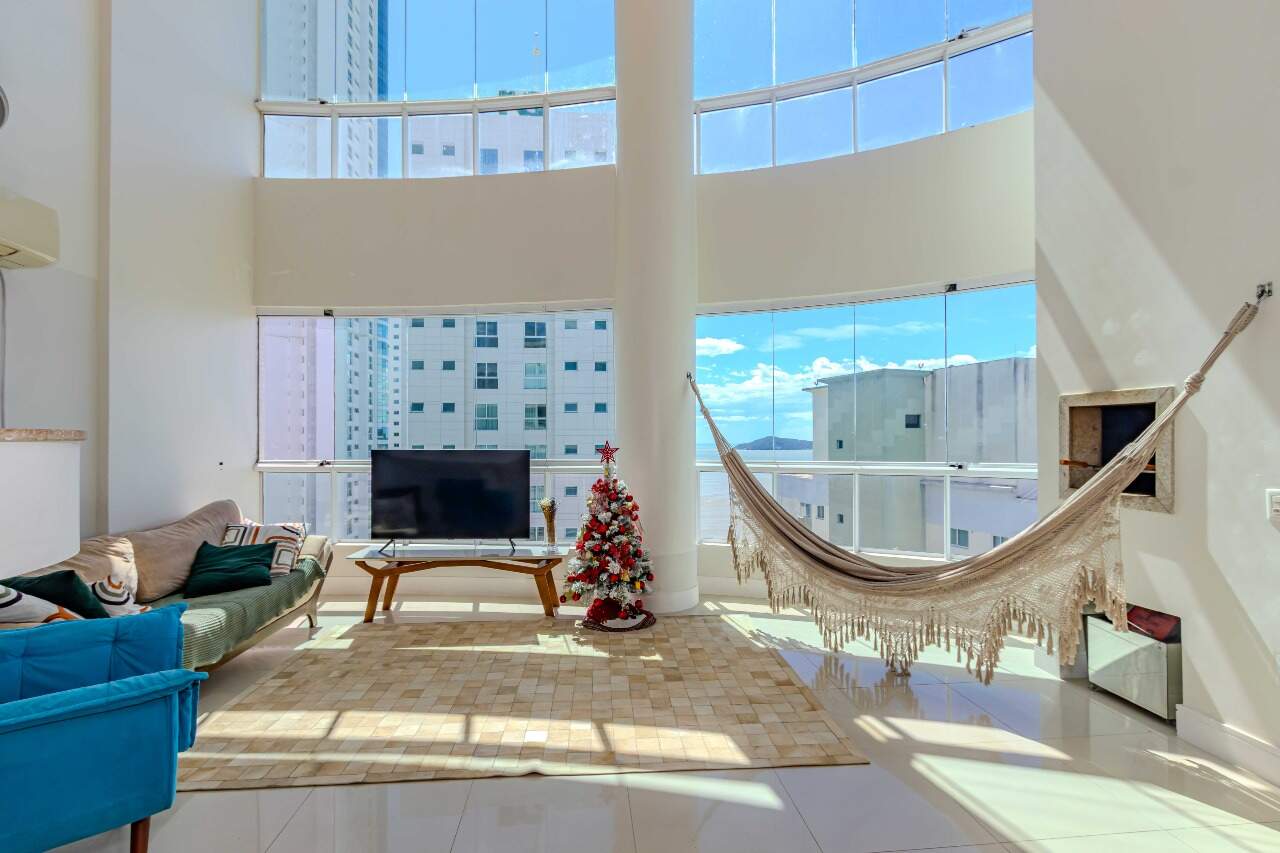 Apartamento à venda no Pioneiros: 