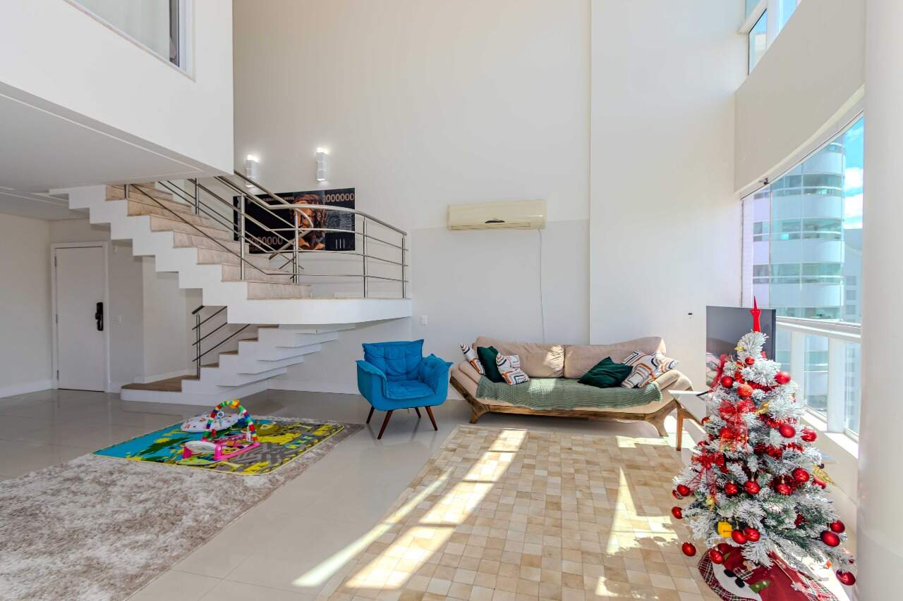 Apartamento à venda no Pioneiros: 