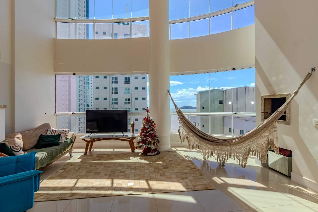 Apartamento à venda no Pioneiros: 