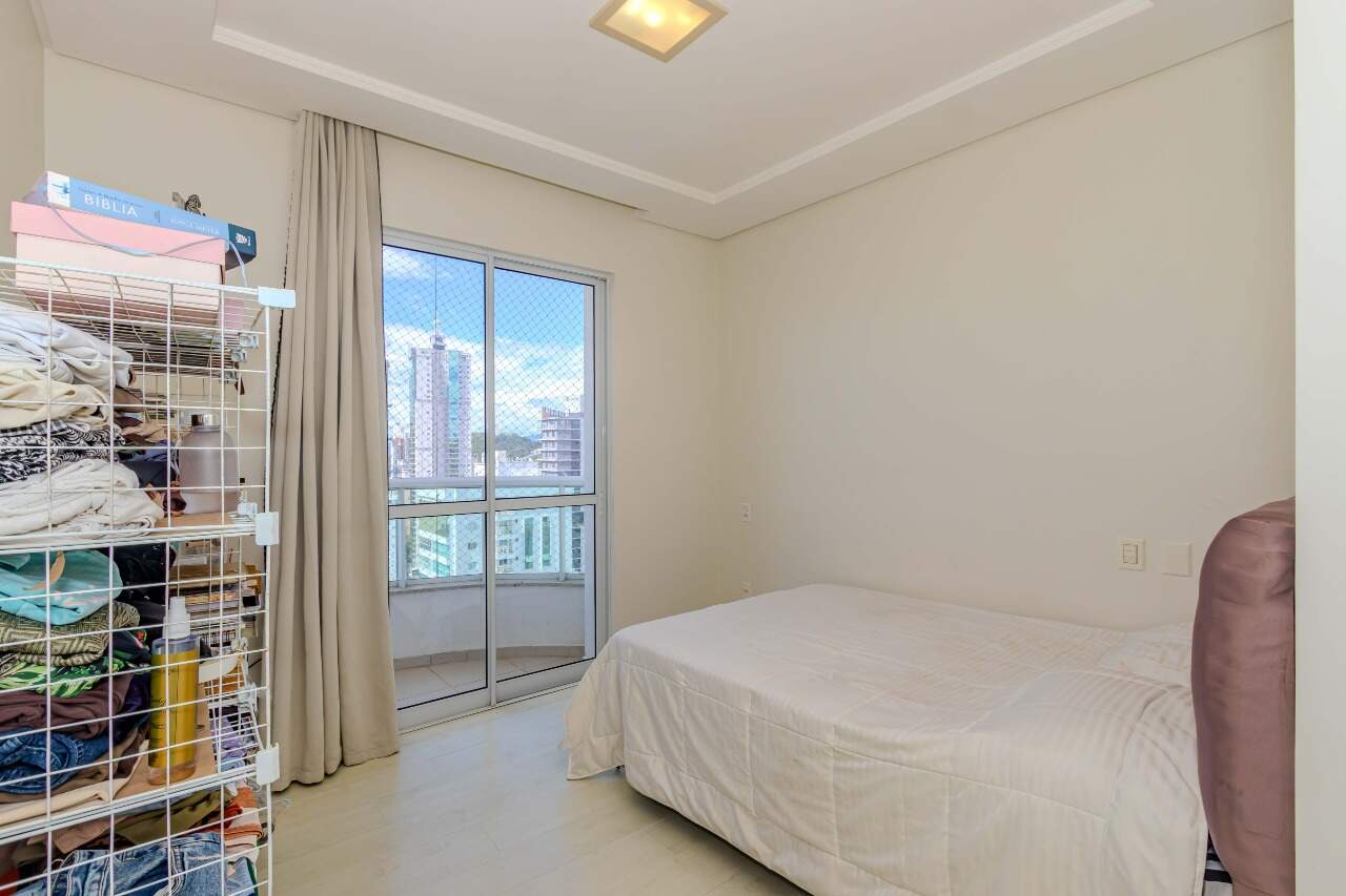 Apartamento à venda no Pioneiros: 