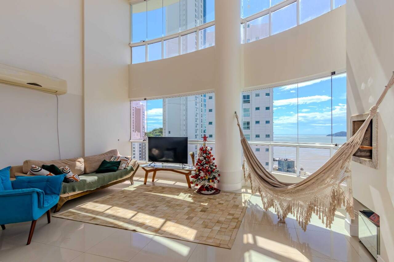 Apartamento à venda no Pioneiros: 