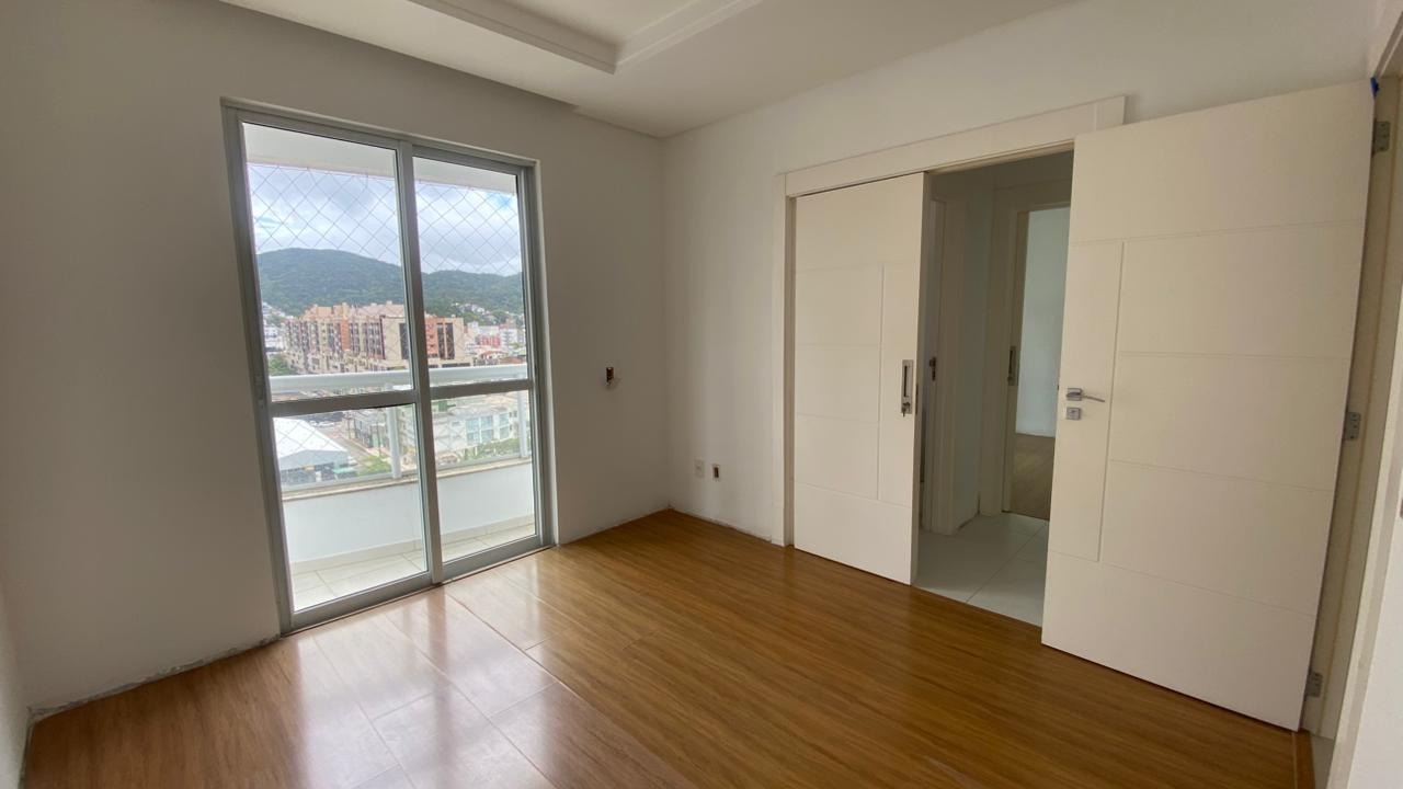 Apartamento à venda no Centro: Um dos dormitórios do apartamento.
