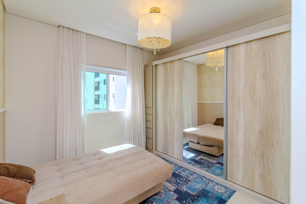 Apartamento à venda no Pioneiros: 