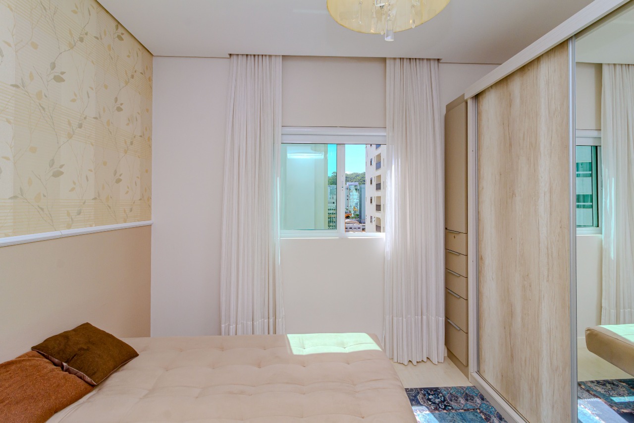 Apartamento à venda no Pioneiros: 