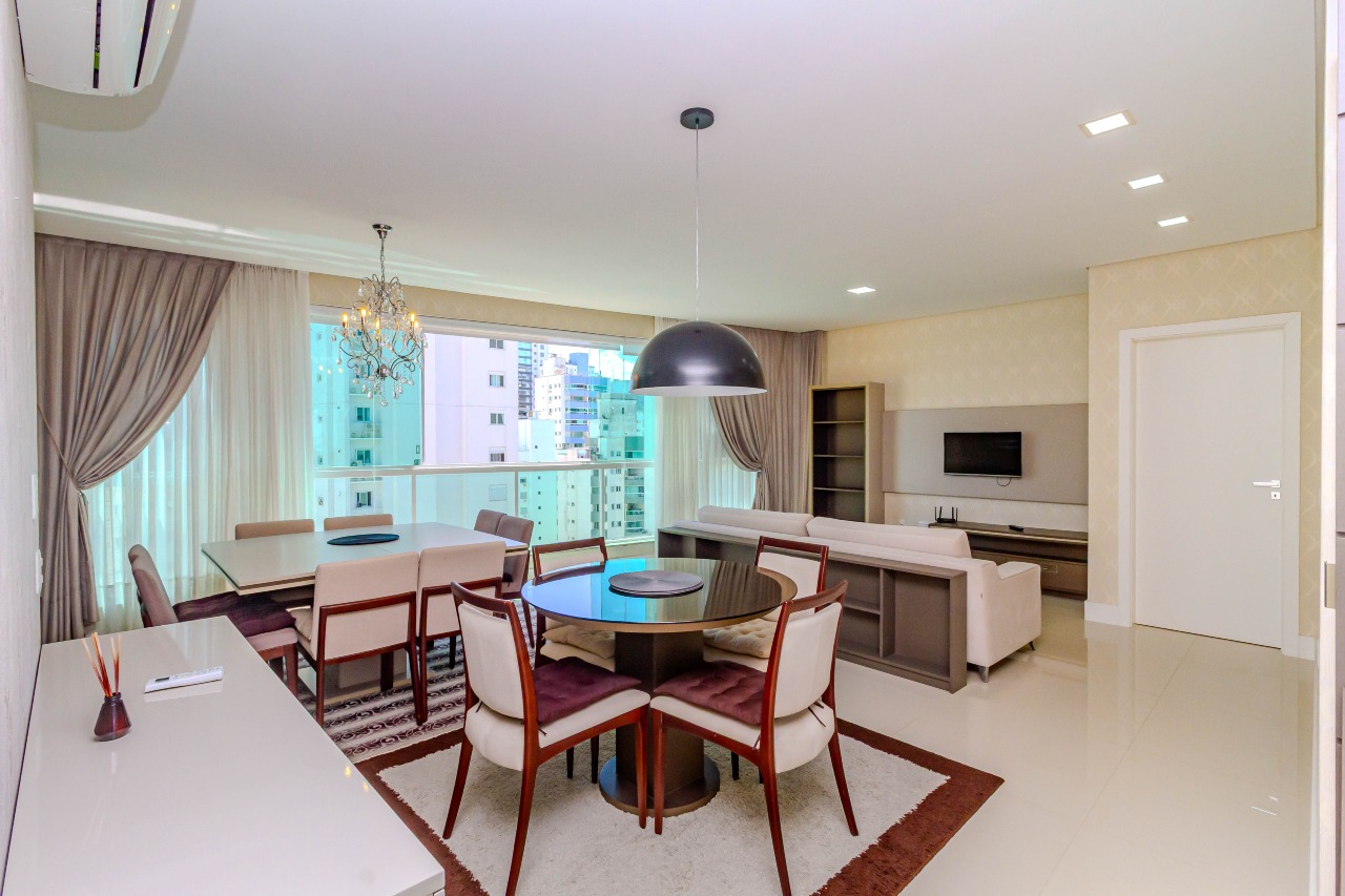 Apartamento à venda no Pioneiros: 