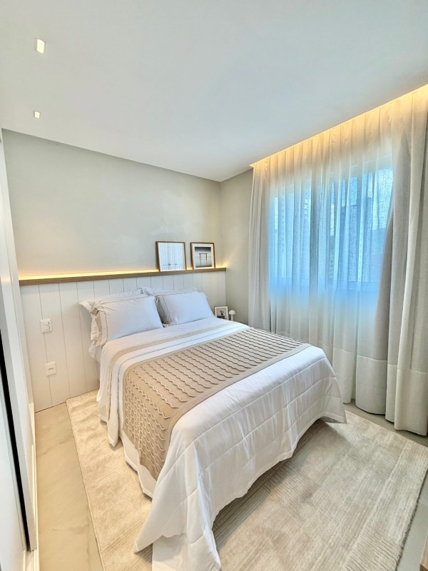 Apartamento à venda no Pioneiros: 