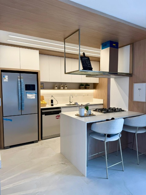 Apartamento à venda no Pioneiros: 